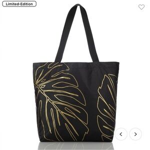 NWT! ALOHA Collection Lanai Black and Gold Reversible Tote